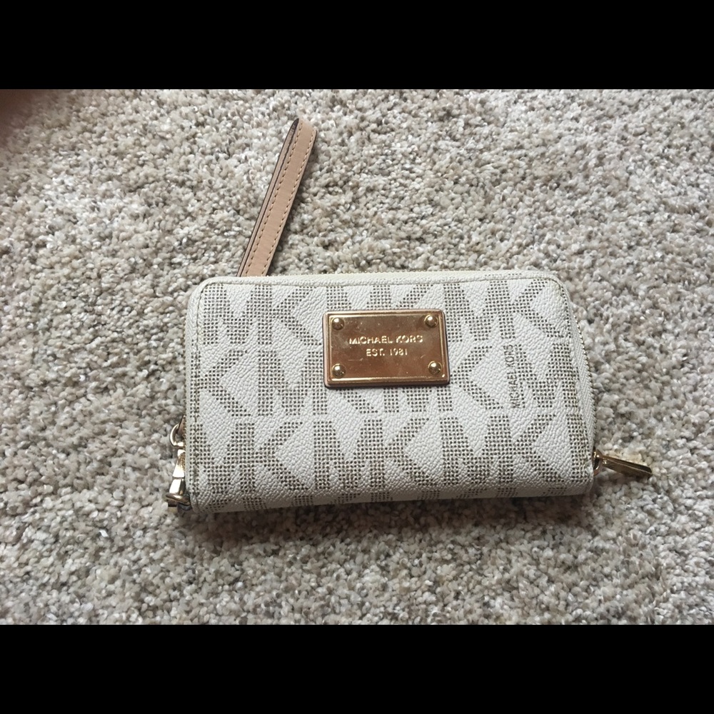 Michael Kors Wristlet